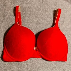 Victoria Secret Body by Victoria perfect coverage bra 32DDD